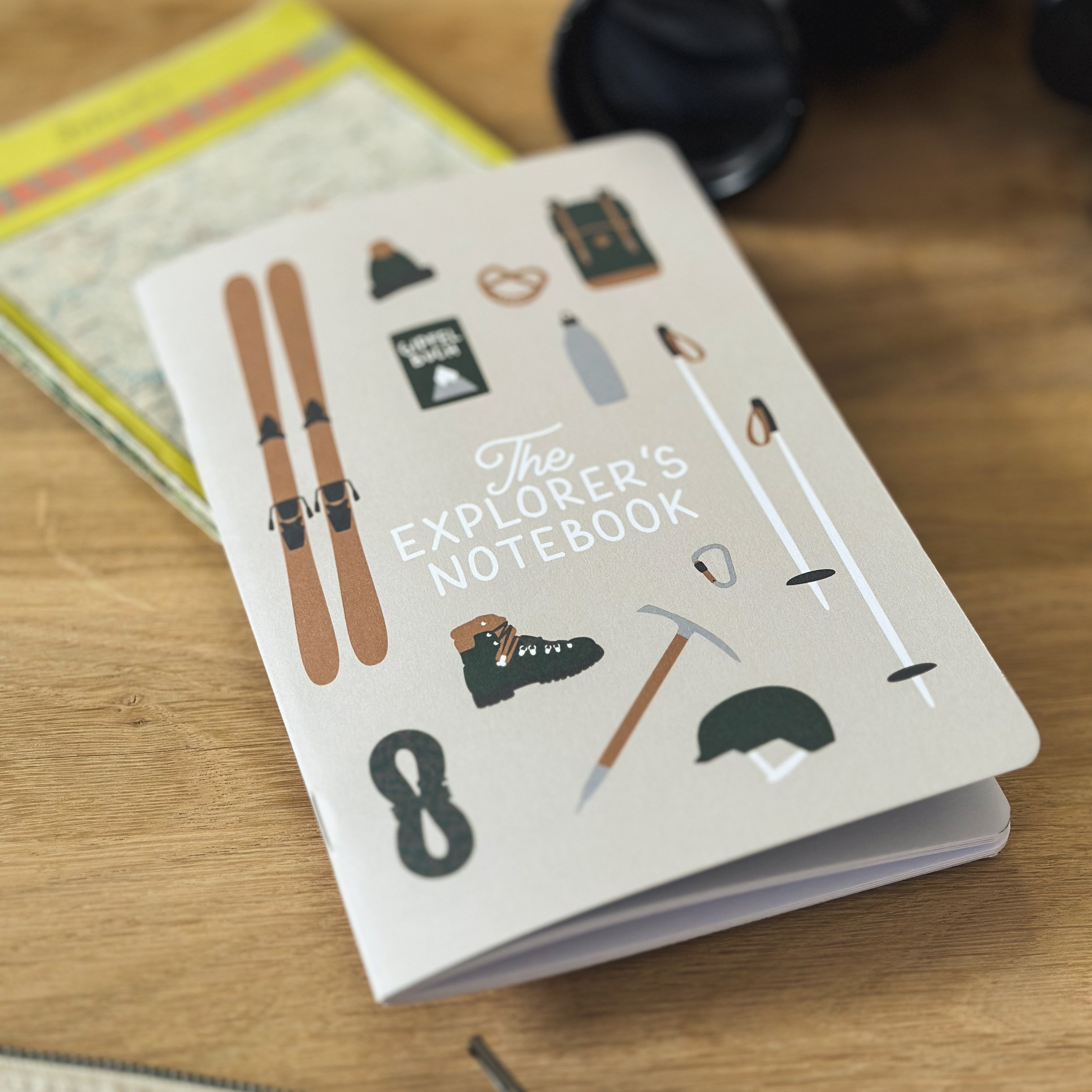 Travel diary The Explorers Notebook Volume 8 / Summiteers