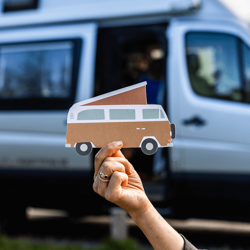 Stanzpostkarte von Roadtyping in Form eines Campers