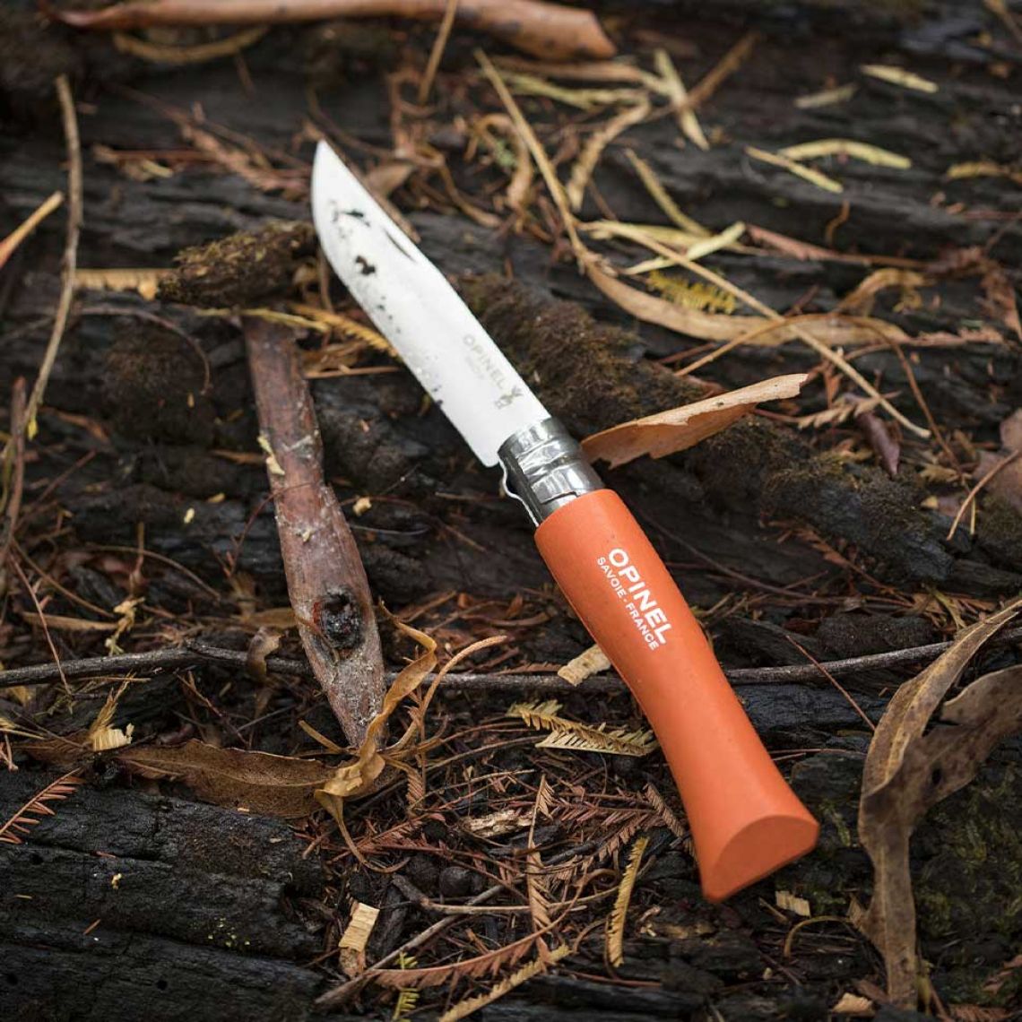 Opinel N°07 Bright Red