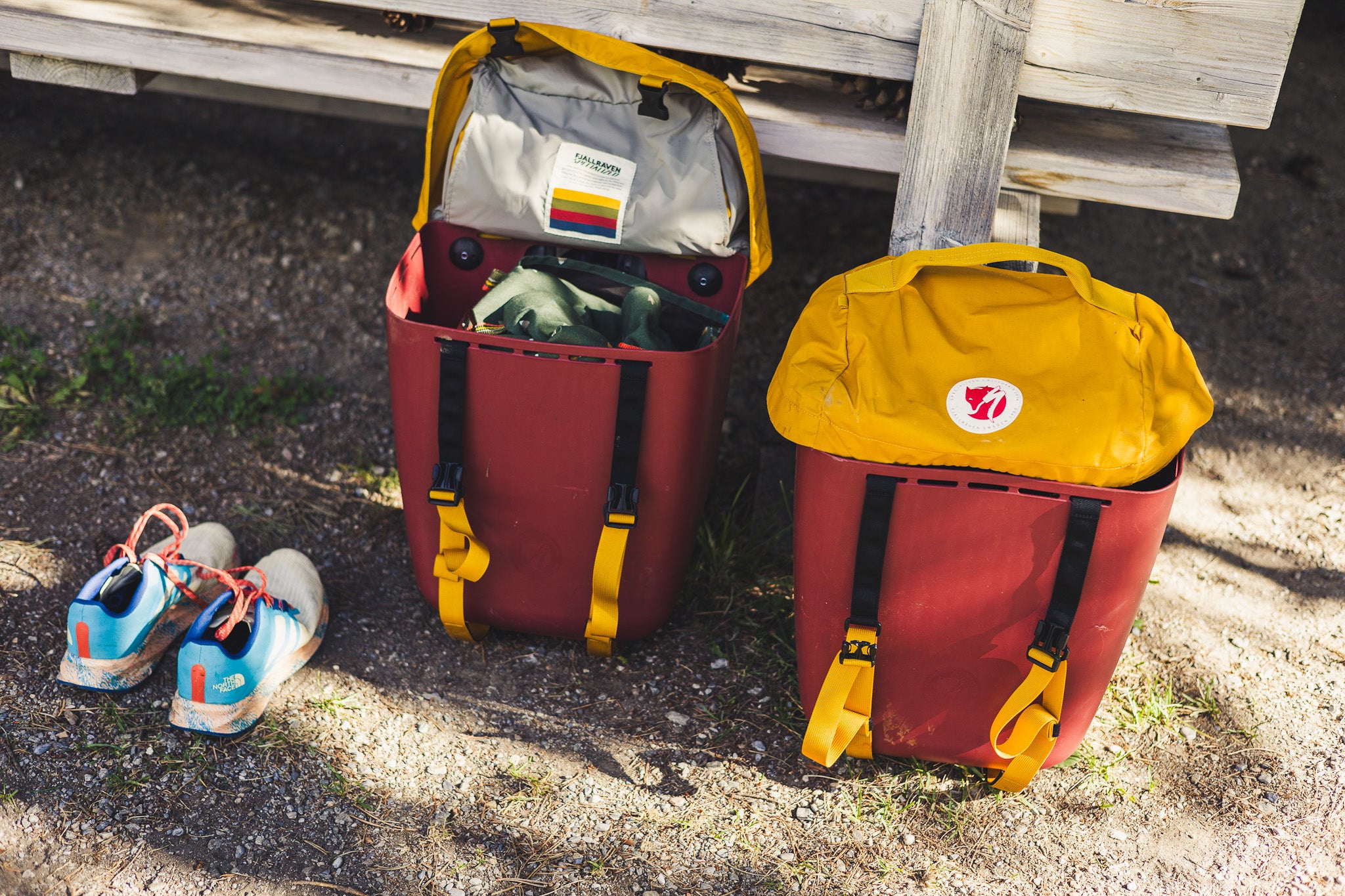 Lunchbag Grün von Roadtyping beim Bikepacking in den Fjällräven Specialized Satteltaschen